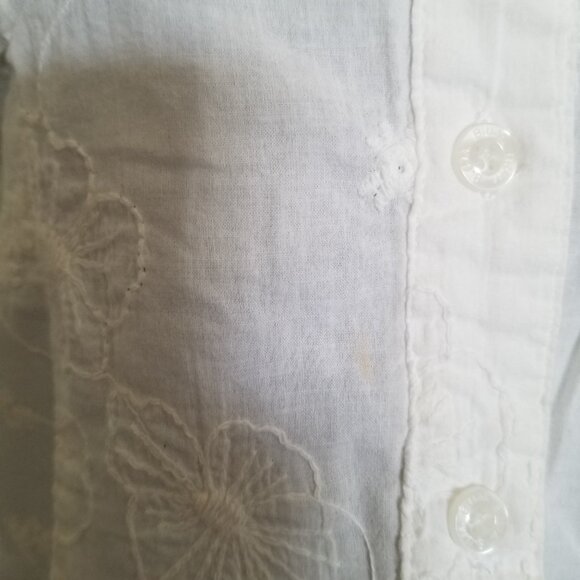 White Floral Embroidered Top - Picture 9 of 11